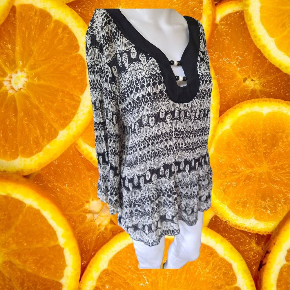 Signature by Larry Levine Petite Black and White‎ Blouse Size PL